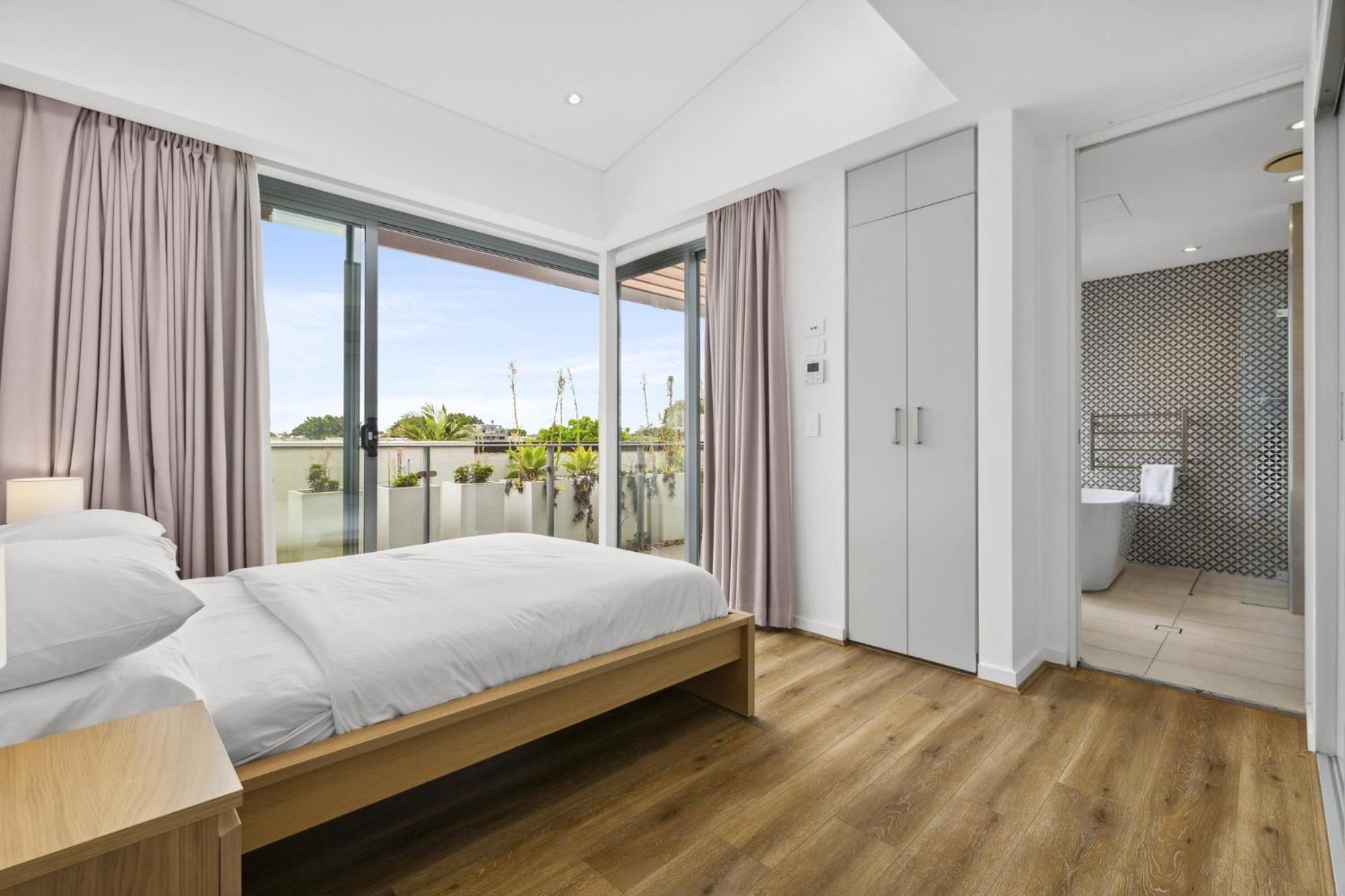 Bright & Modern 3-bed Townhouse In Rosebery Holiday home *