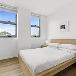 Bright & Modern 3-Bed Townhouse In Rosebery